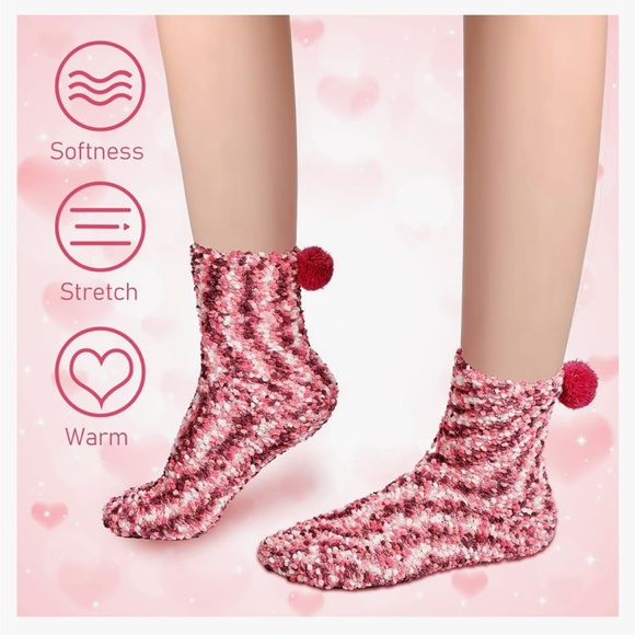 1 Valentines Cozy cupcake Pom-Pom Socks NIB - Picture 8 of 8